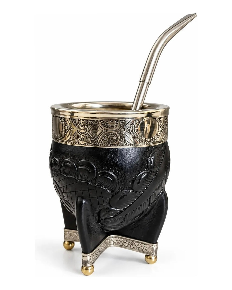 Mate imperial de alpaca con base y bolitas en cuero repujado